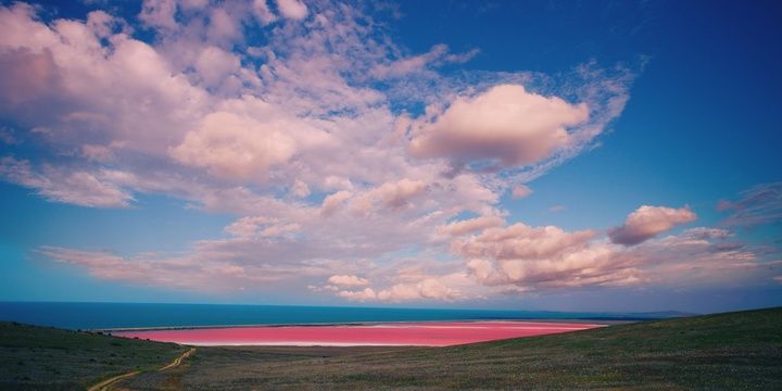 6 Out of this world Locations Lake Hillier Middle Island Western Australia
