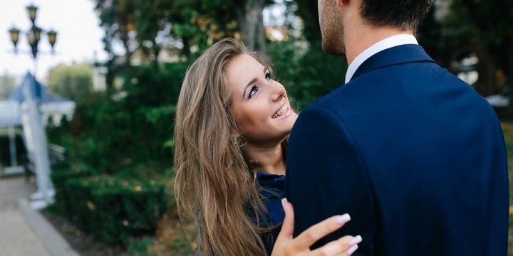 5 Communication Tips for a Romantic Relationship Make thoughtful gestures