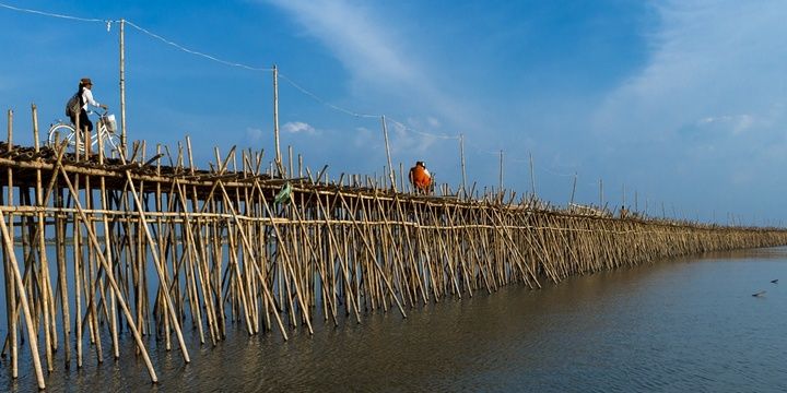 7 Most Terrifying Bridges in the World Bamboo Bridge Kampong Cham Cambodia