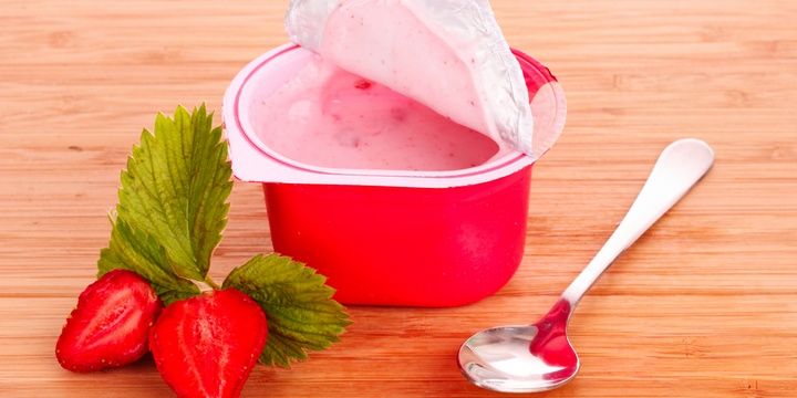 5 Items We Should Never Place into the Microwave Yogurt Containers