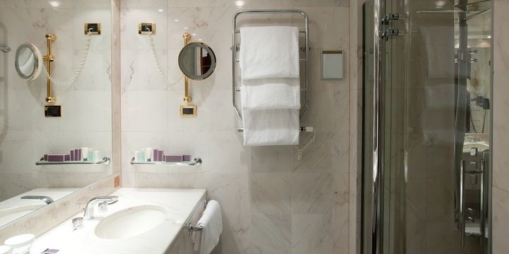 5 Things You Can Find in Your Hotel Room Use that shower cap