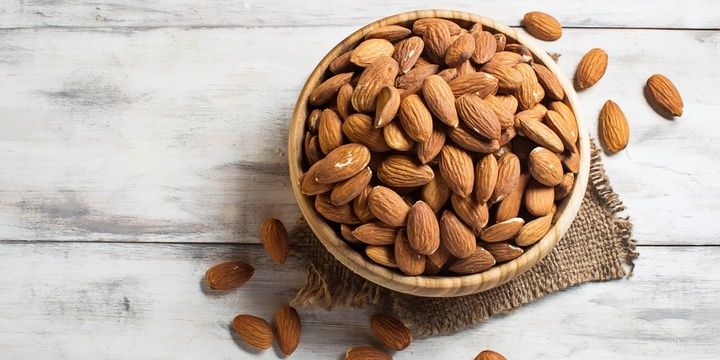 7 Foods to Speed up the Fat Burning Process Almonds