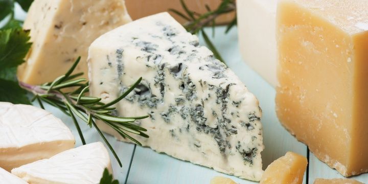 Foods to Eat and Foods to Avoid Before Going to Bed Aged Cheese