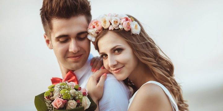 7 Things Typically Done by Men in Love He is never late for dates