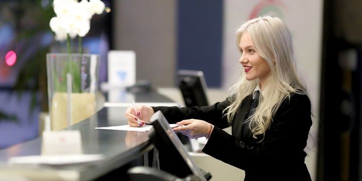 5 Advantages of Working at a Standing Desk They help you get rid of pains