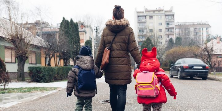 5 Hidden Habits That Affect Your Budget Let your kids get out of the car