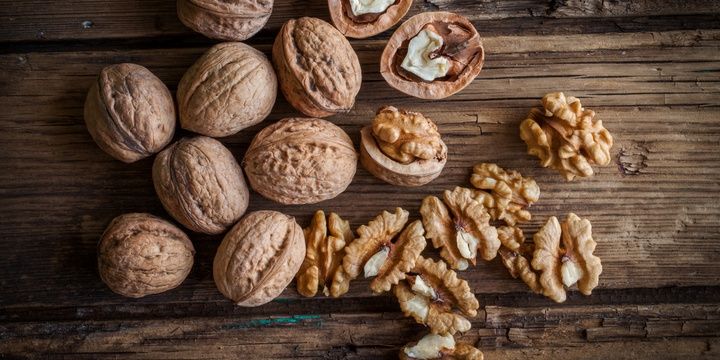 Lower Cholesterol with These 7 Foods Walnuts