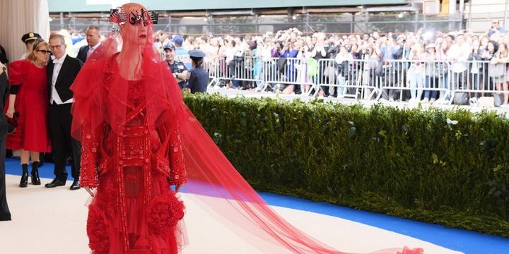 Who Chose to Look Avant Garde during the Met Gala 2017 Katy Perry