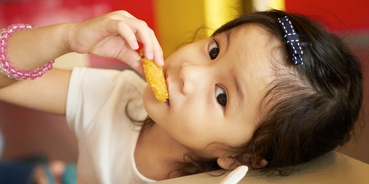 5 Ways to Prevent Allergies in Children Find out how allergic the baby is to foods