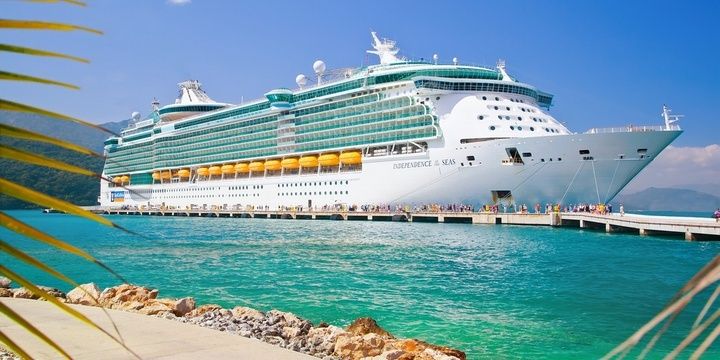 6 Ocean Liners Famous for Their Luxurious Facilities Independence of the Seas