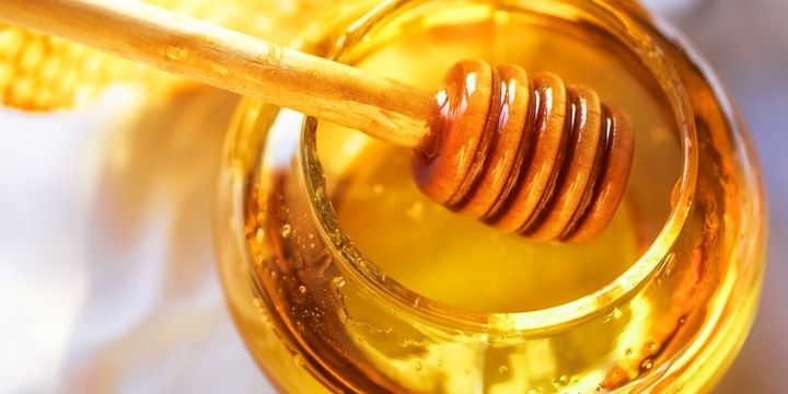 7 Foods the Human Body Loves and Needs Honey
