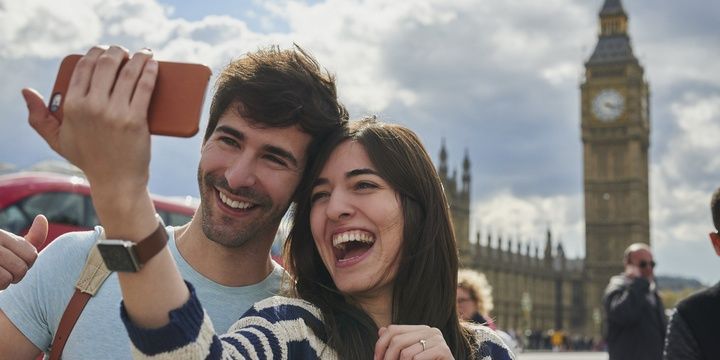 8 Things Travelling Couples Do to Make Their Vacation Perfect Do not be addicted to social networks