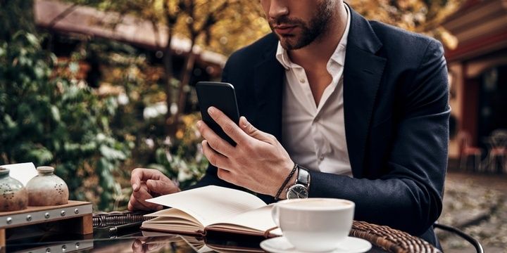 7 Habits Men Have That Irritate Women No Calls But Many Texts