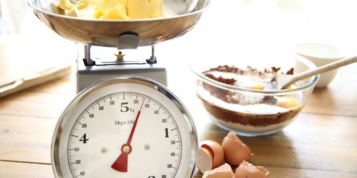 6 Essential Items You Need to Keep in Your Kitchen Baking Scale